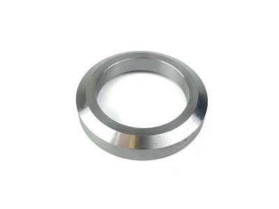 ENTRETOISE FLASQUE AVANT  LT230