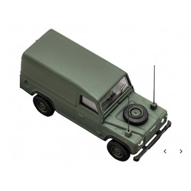 Defender Militaire Vert