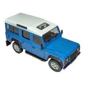 Die-cast 1:24 scale model defender 110