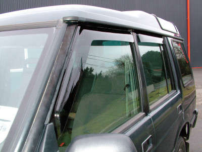 Wind deflector set