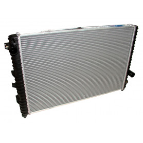 Radiateur moteur v8