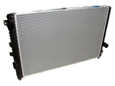 Radiateur moteur v8